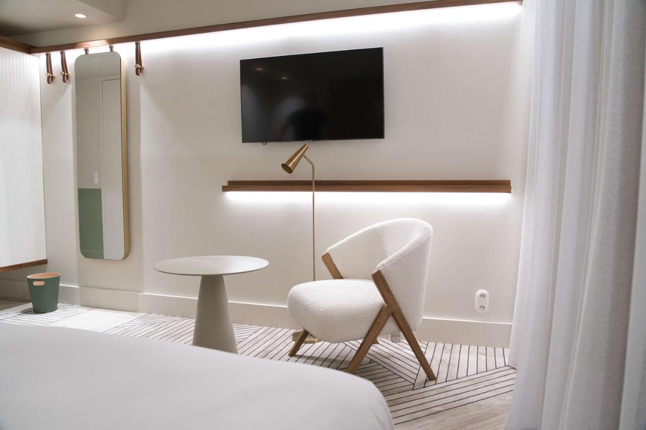 Hotel Yac Paris Clichy, A Member Of Radisson Individuals Bagian luar foto