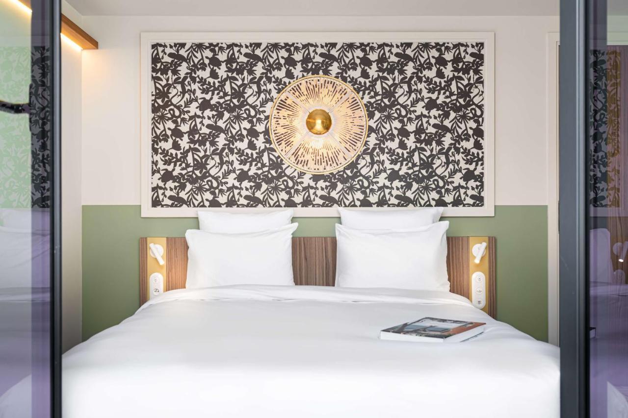 Hotel Yac Paris Clichy, A Member Of Radisson Individuals Bagian luar foto
