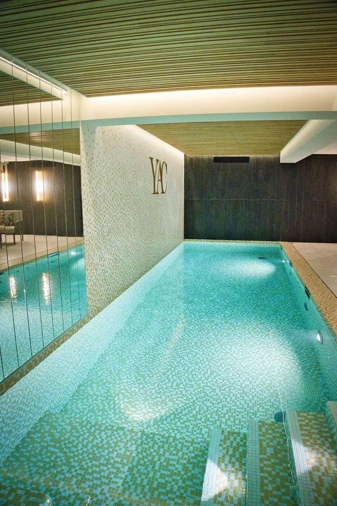 Hotel Yac Paris Clichy, A Member Of Radisson Individuals Bagian luar foto