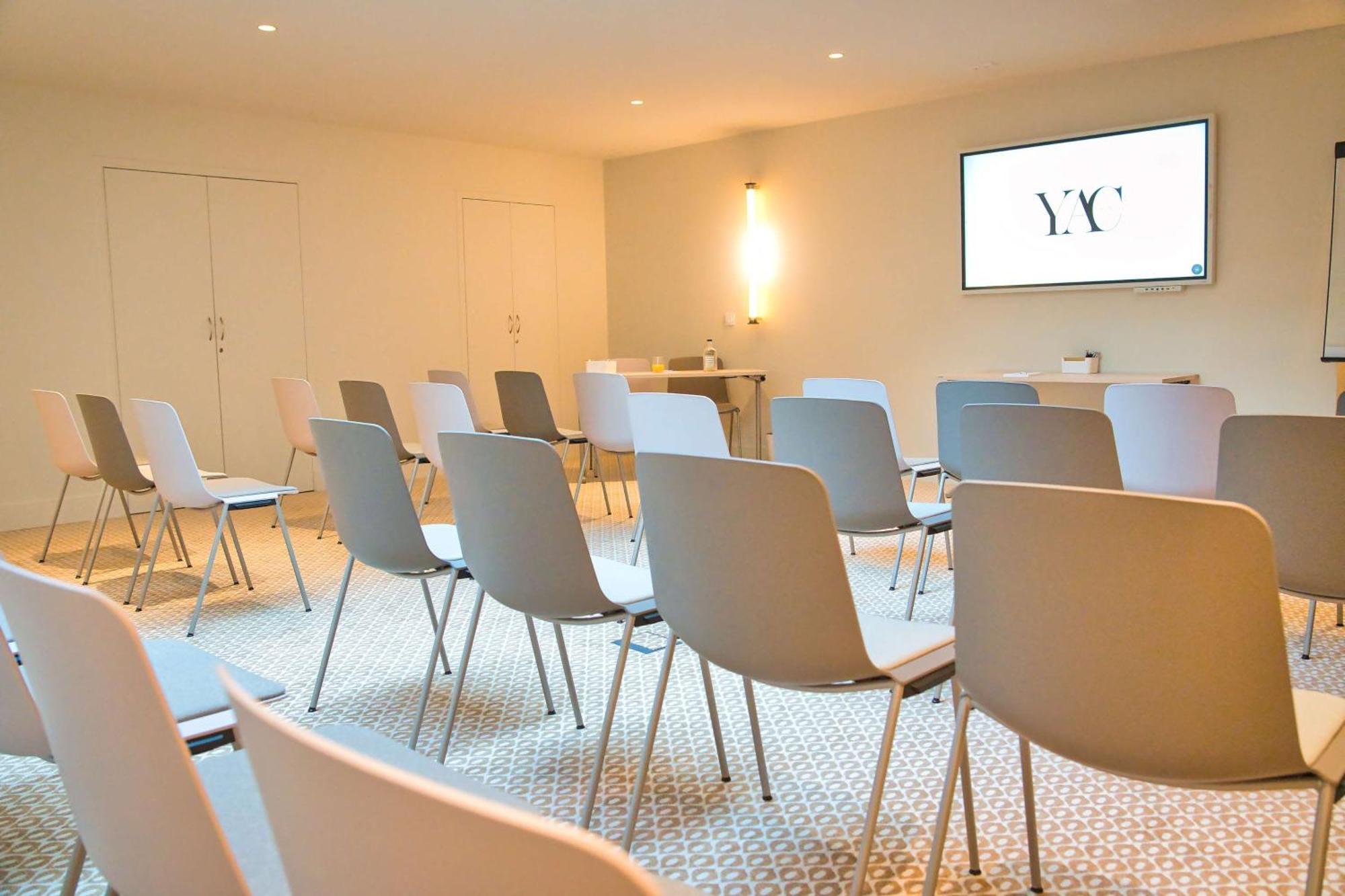 Hotel Yac Paris Clichy, A Member Of Radisson Individuals Bagian luar foto